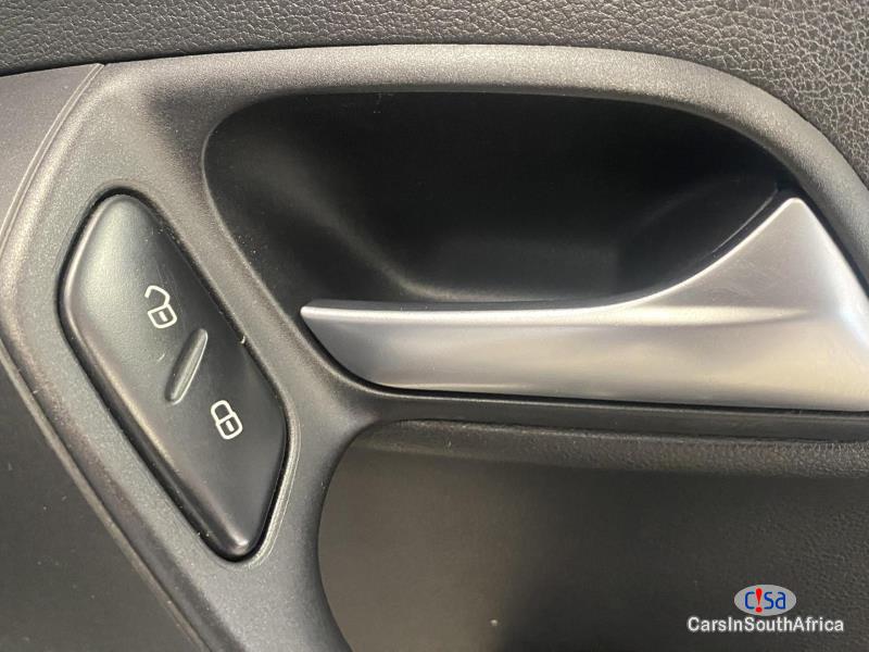 Volkswagen Polo 1.4 VIVO TREND-LINE { 0817687830 } Manual 2018 - image 9