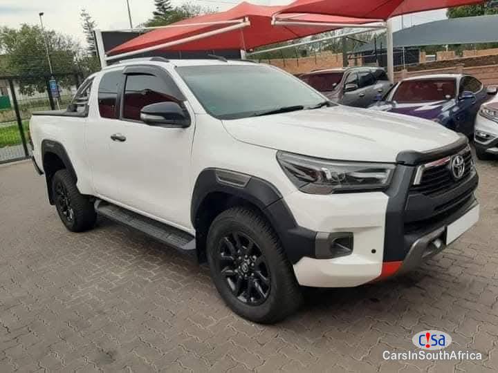 Toyota Hilux 2.8 Automatic 2022 - image 3