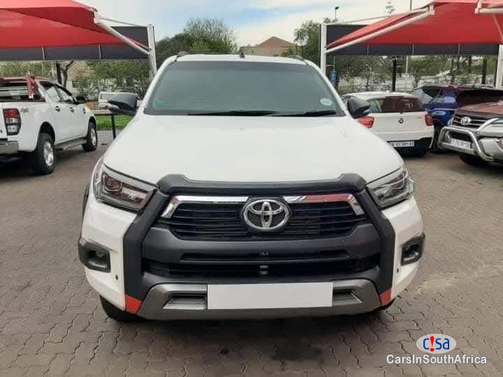 Toyota Hilux 2.8 Automatic 2022 - image 4