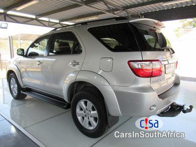 Toyota Fortuner 3.0 Automatic 2010 - image 4