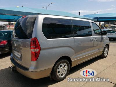 Hyundai H-1 2.5 Automatic 2012