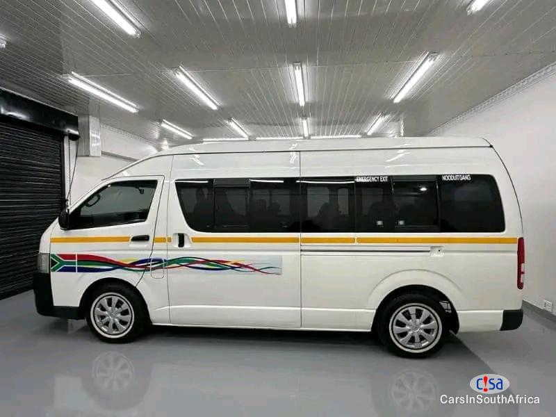 Toyota Quantum 2.5 Sesifikile 16 Seats ( +27 685845776 Manual 2018 - image 2