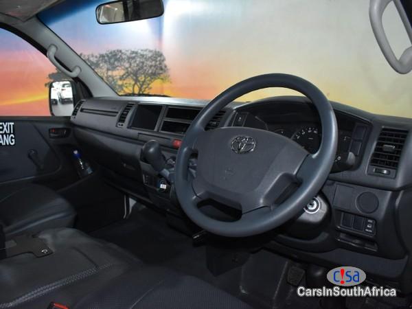 Toyota Quantum 2.5 D-4D Sesfikile Call 081 494 5928 Delivery Nationwide Manual 2018 - image 2
