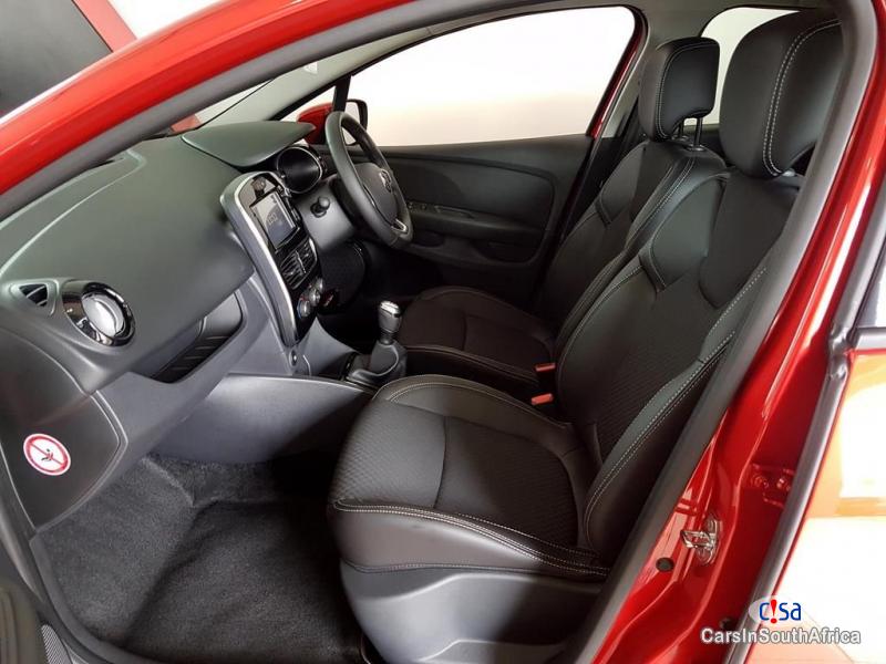 Renault Clio Manual 2019 - image 5