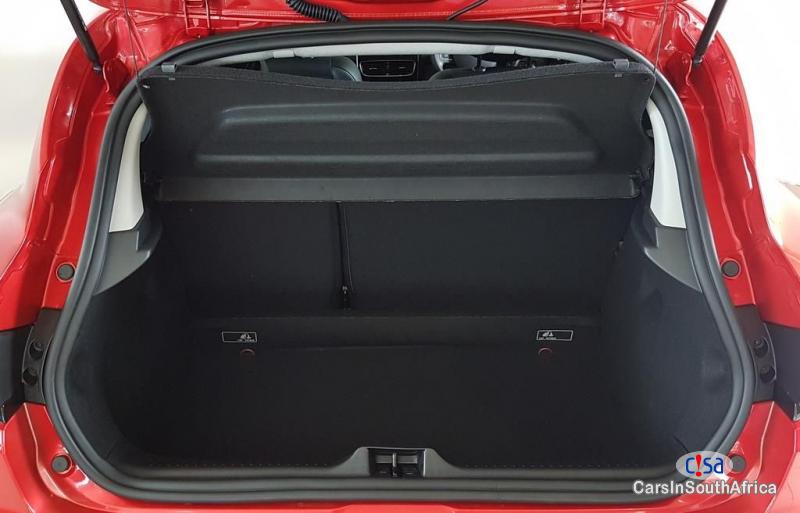 Renault Clio Manual 2019 - image 6