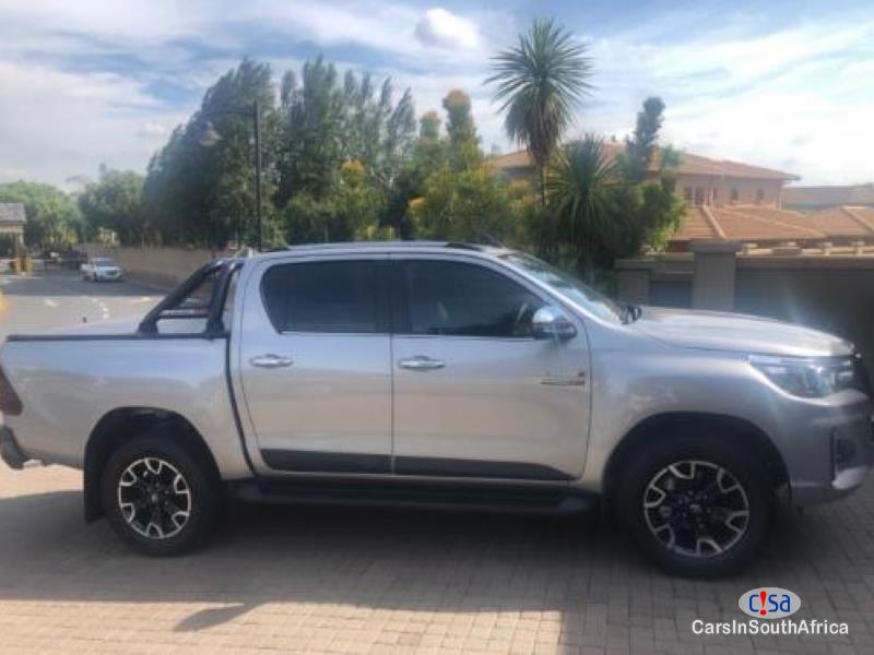 Toyota Hilux 0784119228 Manual 2022 - image 3