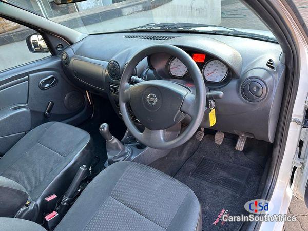 Nissan NP200 1.6 A/C Safety Pack Manual 2019 - image 4