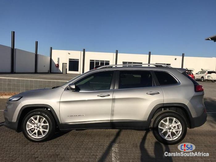 Jeep Cherokee Automatic 2017 - image 5