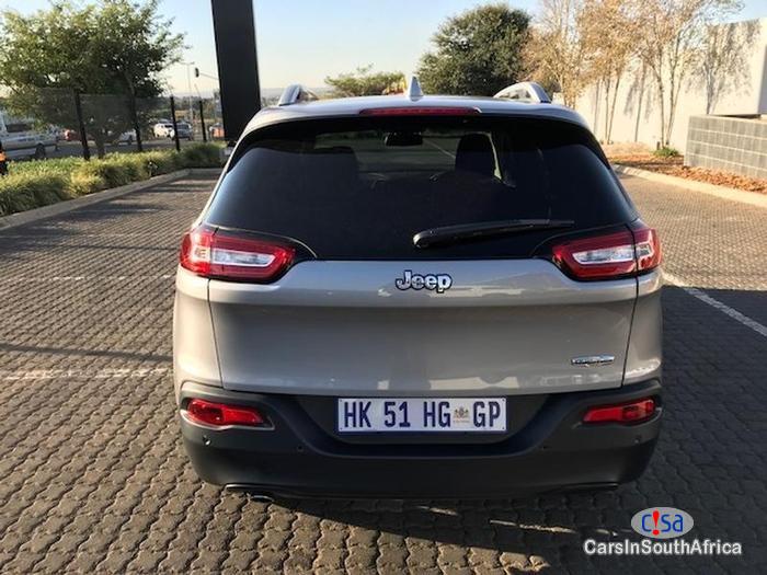 Jeep Cherokee Automatic 2017 - image 6