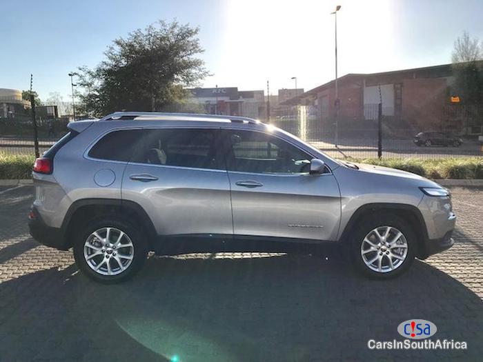 Jeep Cherokee Automatic 2017 - image 8