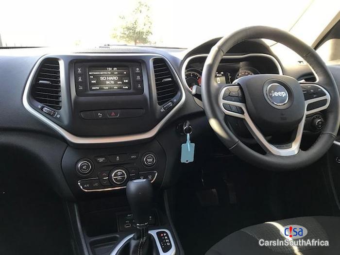 Jeep Cherokee Automatic 2017 - image 9