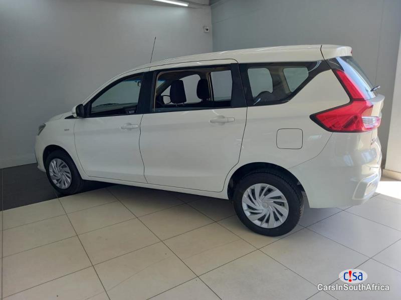 Toyota 1.5 SX RUMION Manual 2023 - image 4
