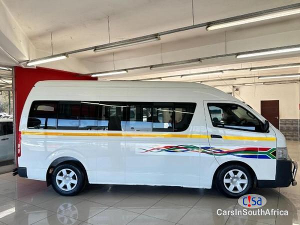 Toyota Quantum 2.5 D-4D Sesfikile 16-Seat Manual 2022 - image 2