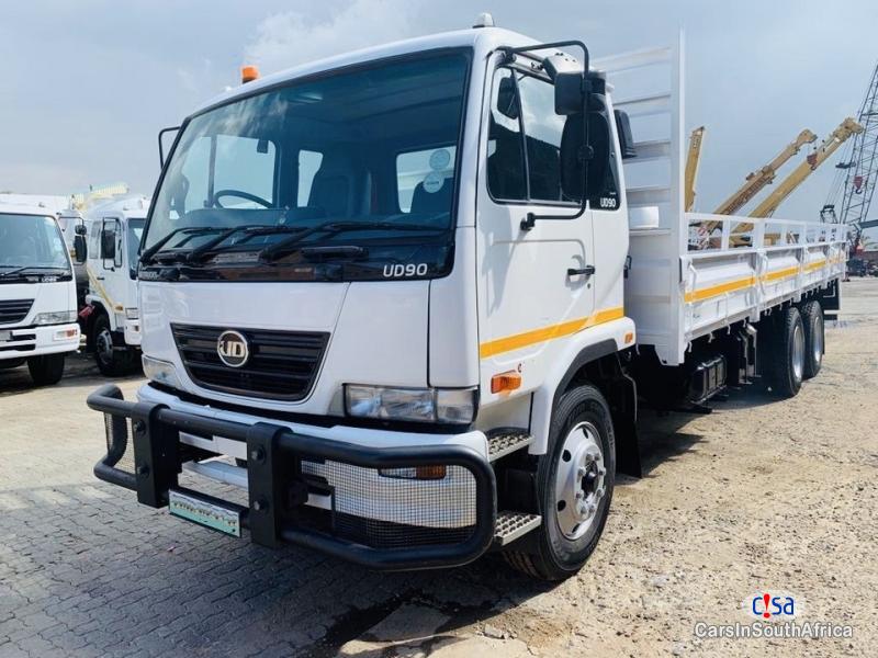 Nissan Other 5.2 Manual 2014