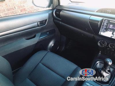 Toyota Hilux 2.4 GD-6 RB SRX A/T P/UE/CAB Automatic 2016 - image 4