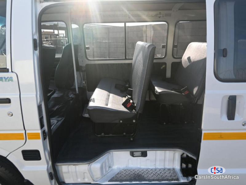 Toyota HiAce 2.2 Manual 2007 - image 11