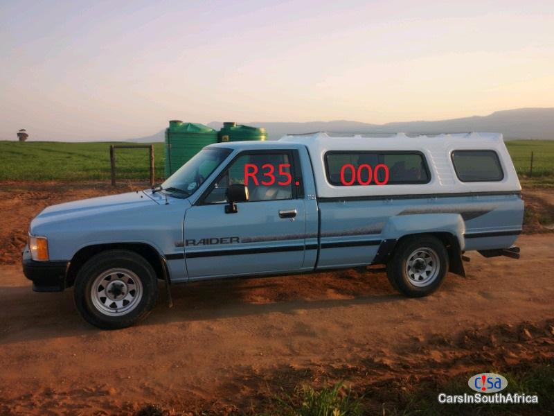Pictures of Toyota Hilux 2.4 Manual 1997