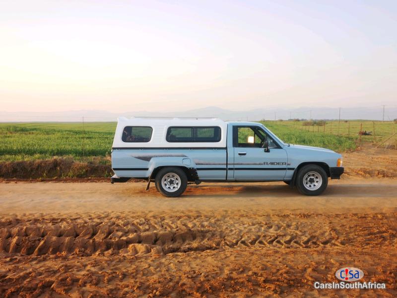 Toyota Hilux 2.4 Manual 1997 - image 3