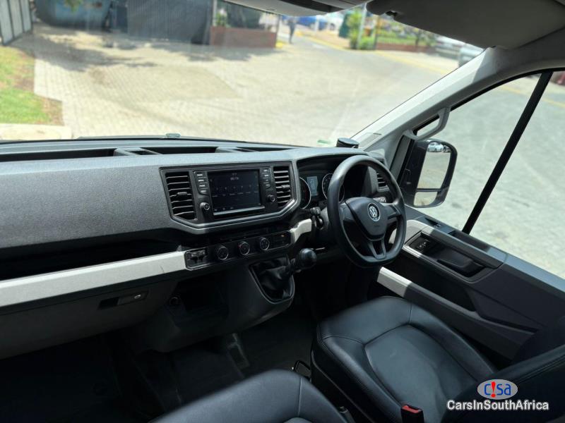 Volkswagen 2.0 Manual 2019 - image 9