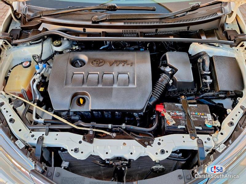 Toyota Corolla 1.8 Prestige 067 251 5460 Manual 2018 - image 9
