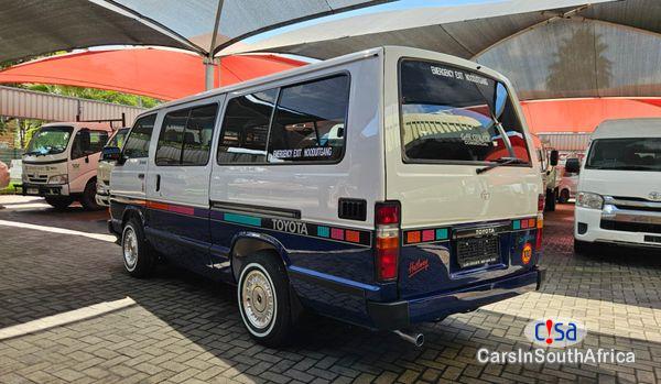 Toyota HiAce Siyaya 2.2 16 Seat Manual 2006 - image 2