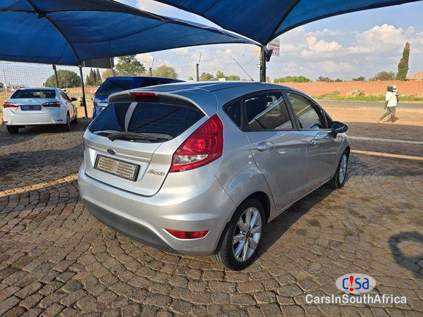 Ford Fiesta 1.6i Trend 5-dr Manual 2012