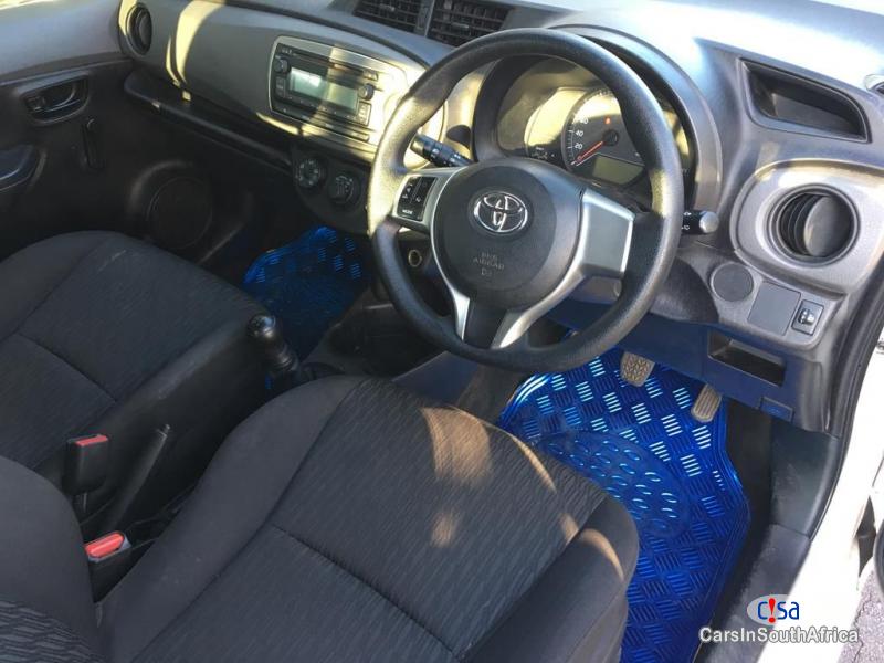 Toyota Yaris Manual 2012 - image 3
