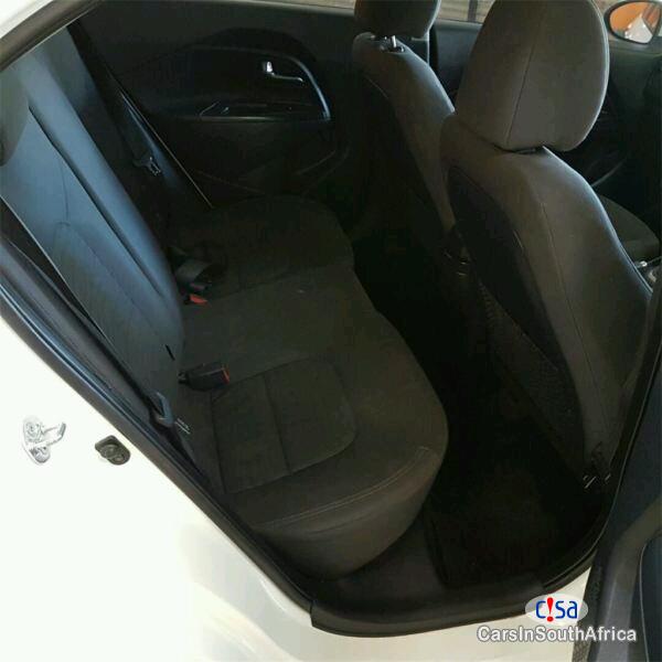 Volkswagen Polo Manual 2015 - image 4