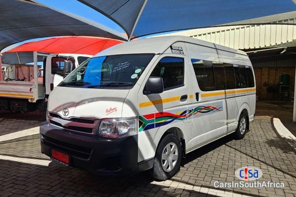 Pictures of Toyota Quantum 2.5 D-4D Sesfikile 16-Seat Manual 2018