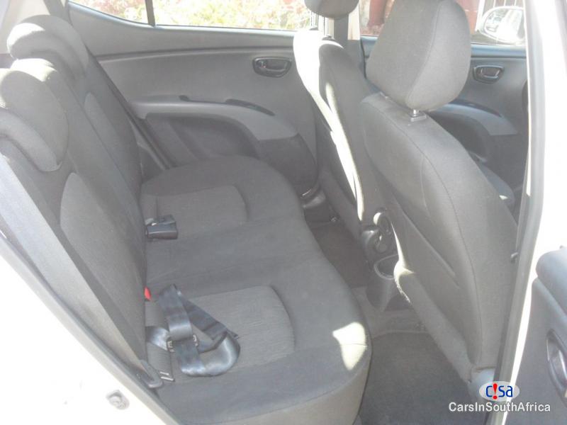 Hyundai i10 1.1 Motion Manual 2016 - image 4