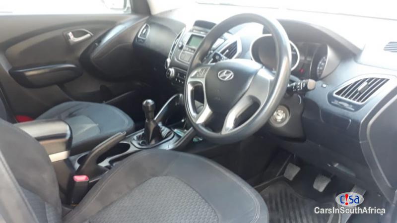 Hyundai ix35 Manual 2012 - image 11