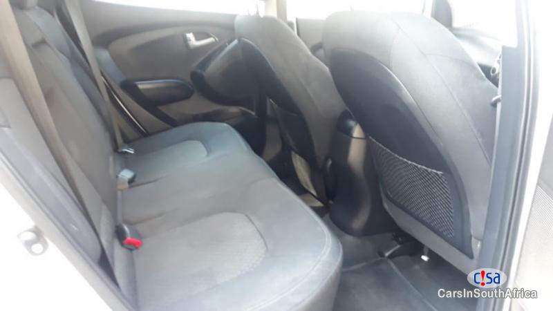 Hyundai ix35 Manual 2012 - image 9