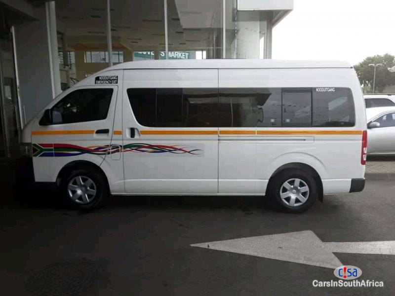 Toyota Quantum 2.5 Manual 2016 - image 2