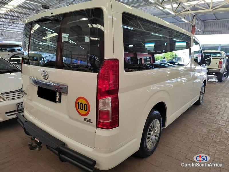 Toyota Quantum 2.8 LWB Manual 2019 - image 2