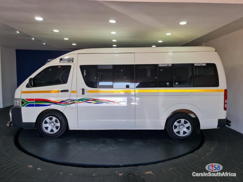 Pictures of Toyota Quantum 2.5 D4D Sesifikire Manual 2023