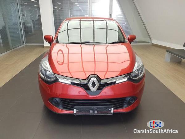 Renault Clio Manual 2016 - image 2