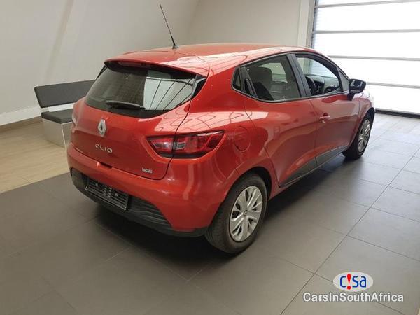 Renault Clio Manual 2016 - image 3