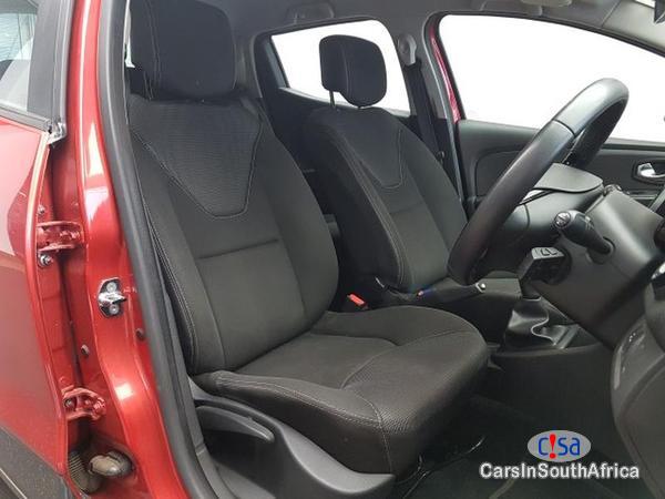 Renault Clio Manual 2016 - image 5