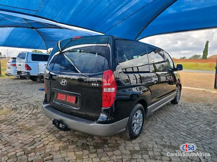 Hyundai H-1 2.5 CRDi VGT Wagon Auto Automatic 2015 - image 2