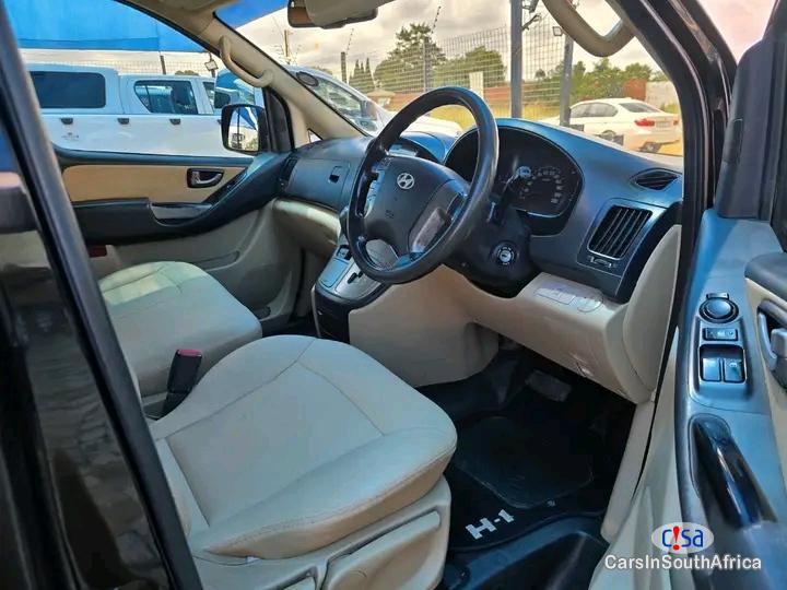 Hyundai H-1 2.5 CRDi VGT Wagon Auto Automatic 2015 - image 3