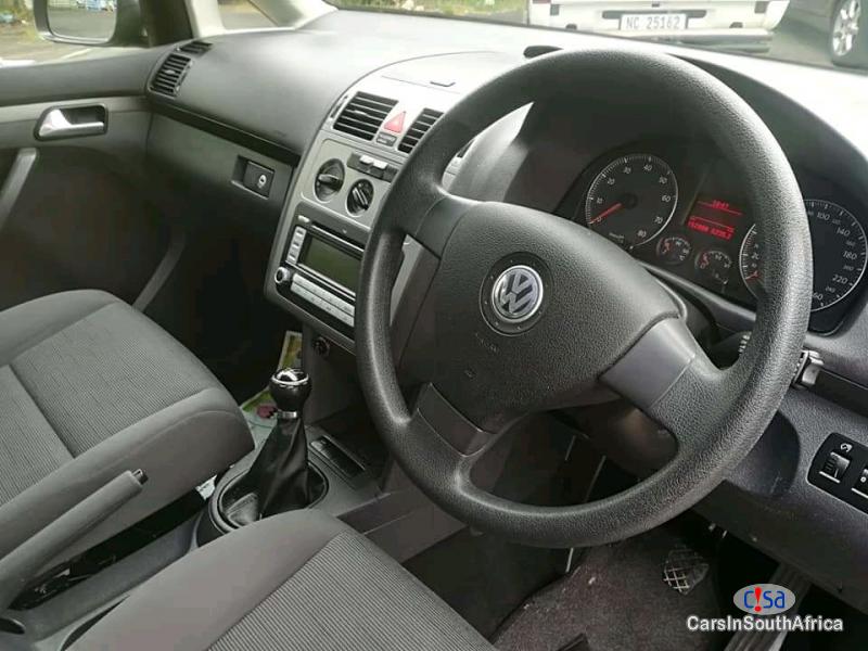 Volkswagen Touran 1.6 Manual 2009 - image 5