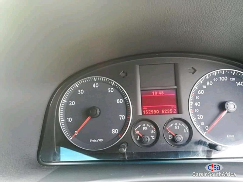 Volkswagen Touran 1.6 Manual 2009 - image 7