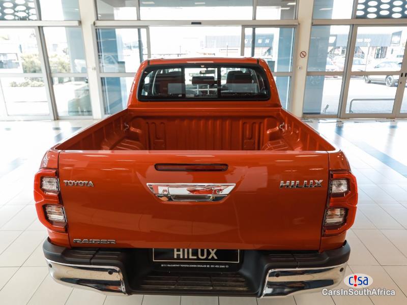 Toyota Hilux 2.8 Automatic 2022 - image 2