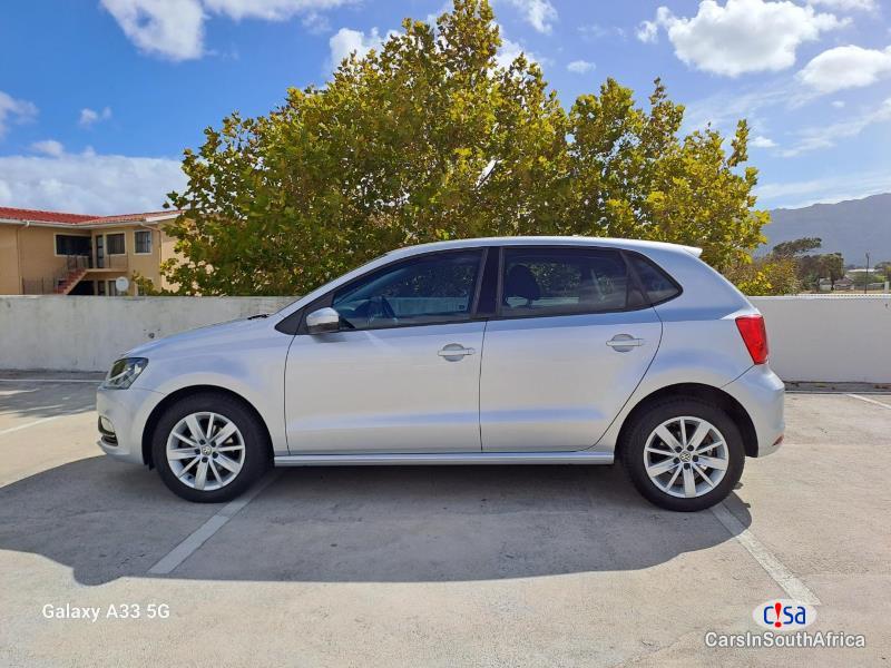 Volkswagen Polo 1.2 Manual 2017 - image 4
