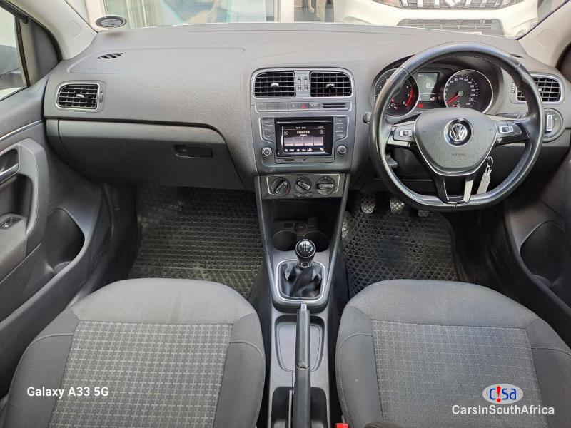 Volkswagen Polo 1.2 Manual 2017 - image 5