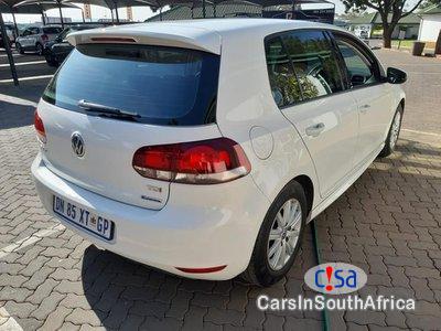 Volkswagen Golf 1.6 Manual 2011 - image 3