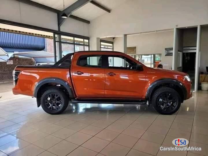 Pictures of Isuzu D-Max 3.0 V-Cross Automatic 2022