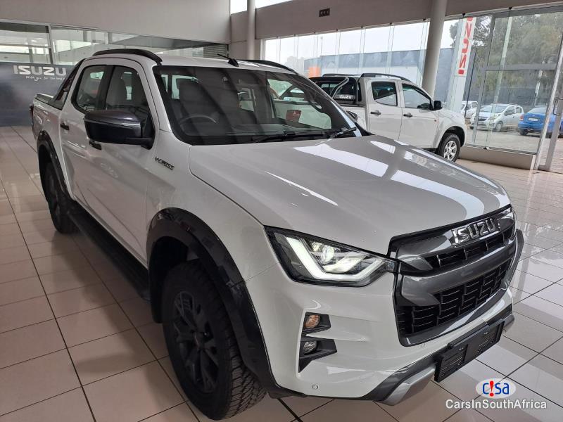 Isuzu D-Max 3.0 V-Cross Automatic 2022 - image 2