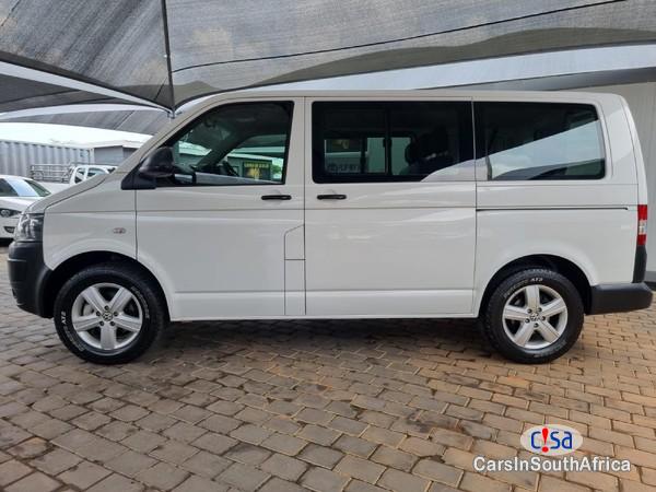 Volkswagen Transporter T5 Crew Bus 2.0 BiTDI SWB Automatic 2014 - image 2