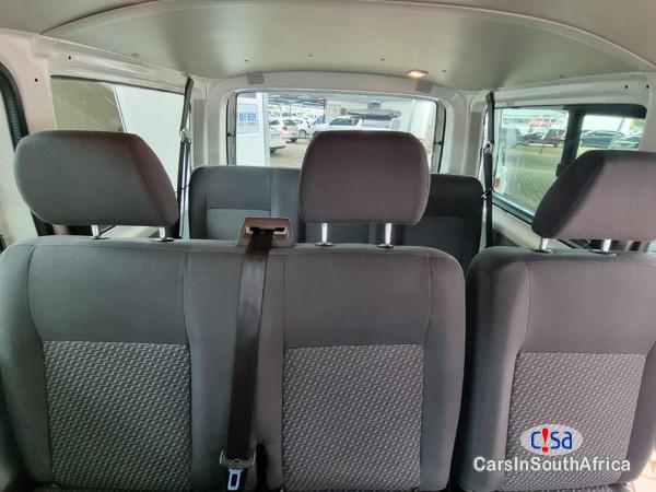 Volkswagen Transporter T5 Crew Bus 2.0 BiTDI SWB Automatic 2014 - image 3